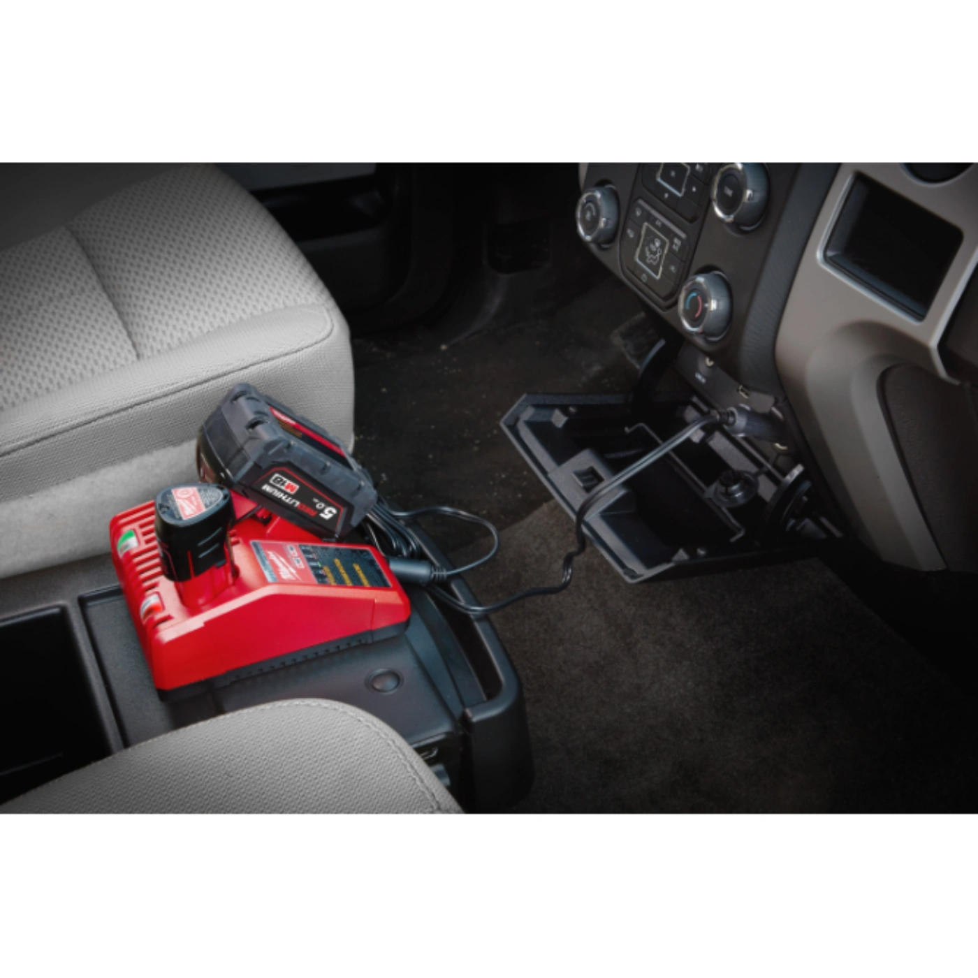 Carregador para Isqueiro 12V Multivoltagem Baterias M12-18 FC - Milwaukee 4
