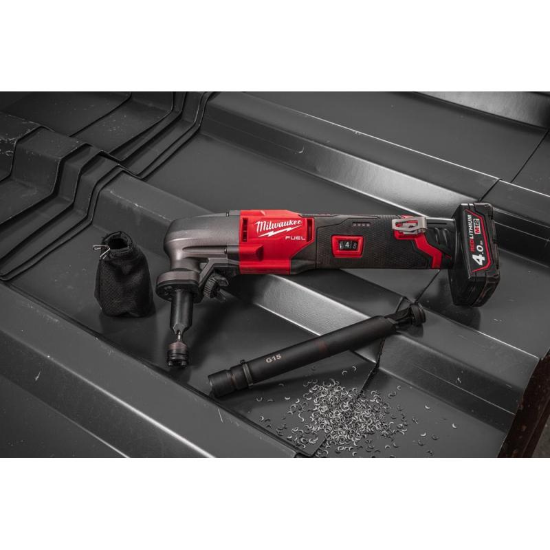 Roedora Subcompacta Milwaukee M12 FNB16-402X + 2 baterias M12 4Ah + carregador + HD-BOX + bolsa aparas