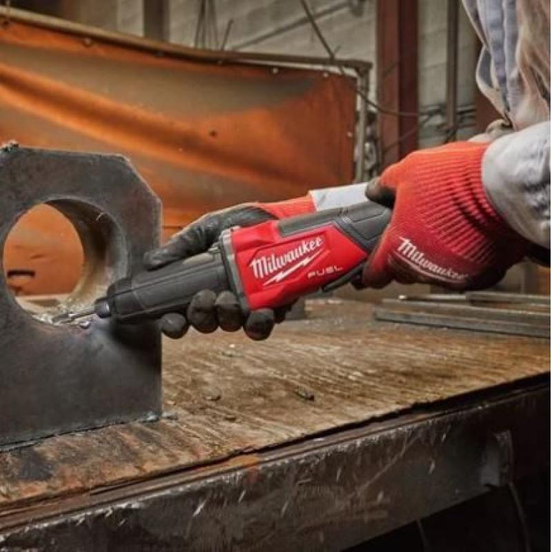 Retificadora de interiores com interruptor deslizante e velocidade variável Milwaukee M18 FDGROVB-502X + 2 bat 5Ah + carregador