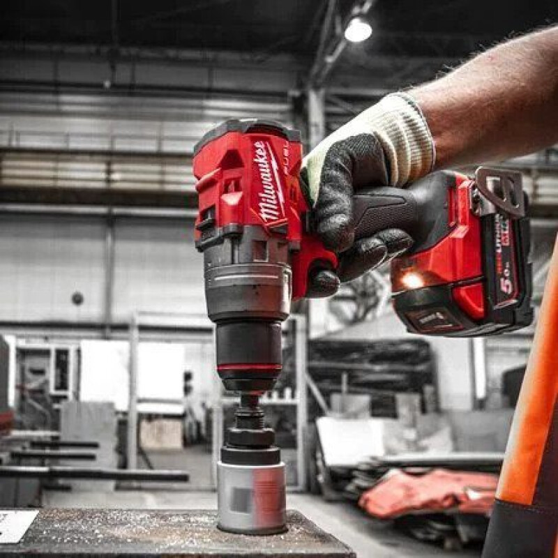 PowerPack Milwaukee M18 FPP2F3-502X Berbequim com percussão M18 + Chave de impacto M18 + 2 bat 5Ah + carregador + 2 HD-Box