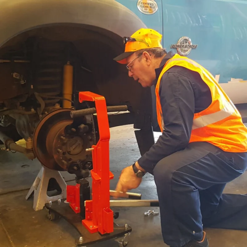 Carrinho BT4 para Manutenção de Discos e Tambores – Good Tool - 1