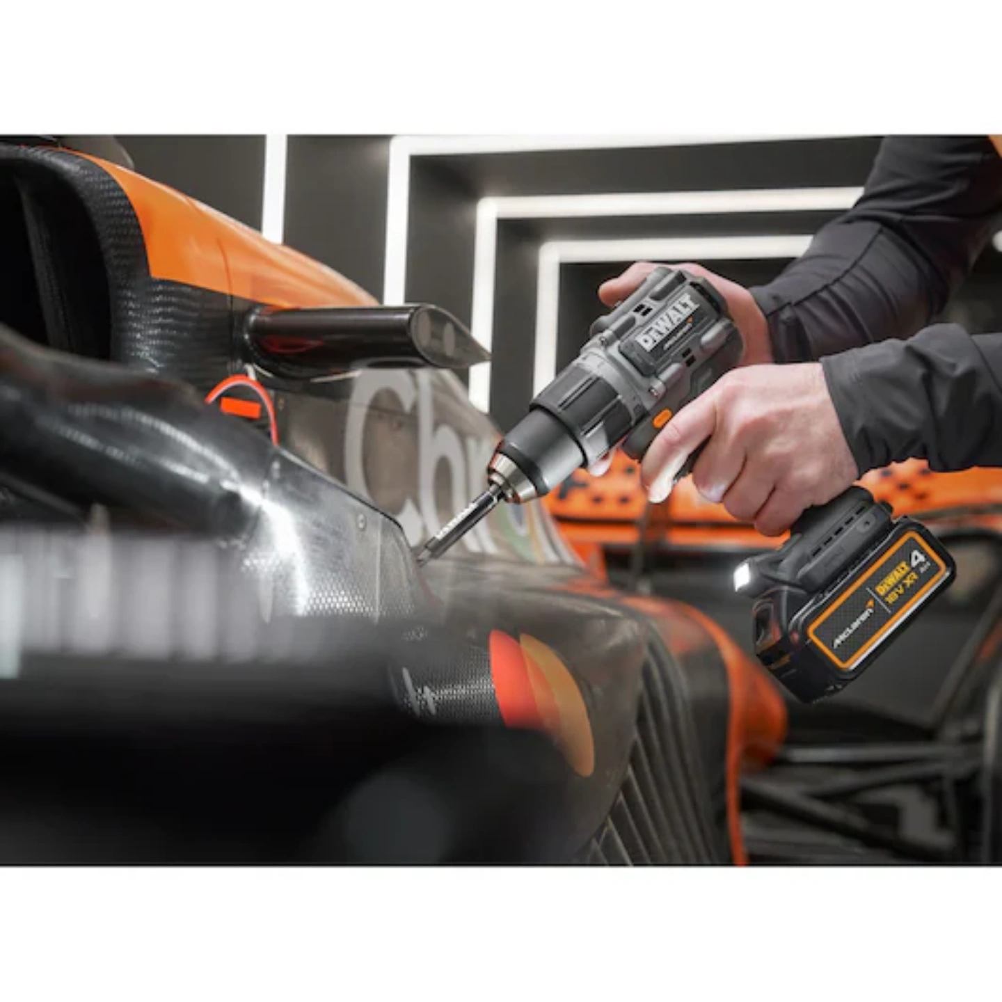 Berbequim Aparafusador McLaren 18V com 2 baterias e mala TSTAK - 9