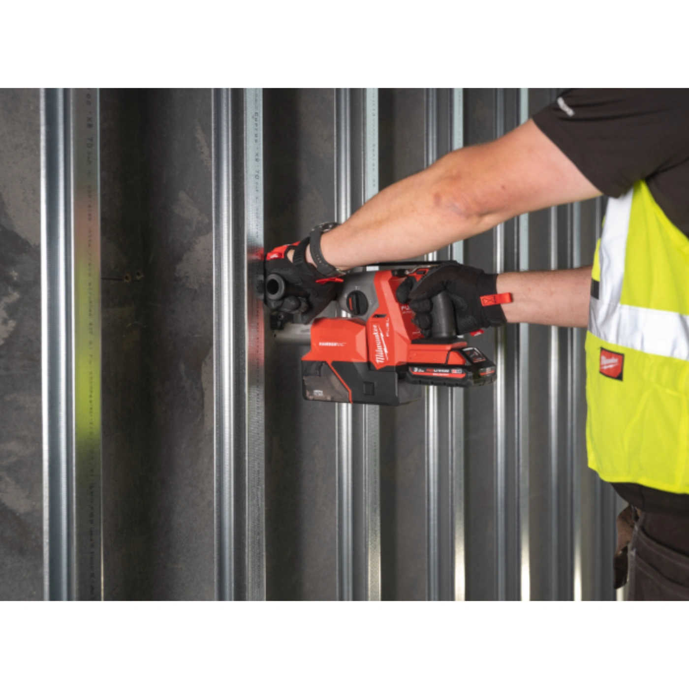 Martelo SDS-Plus M18 FUEL™ 16mm com Extrator – Milwaukee 5