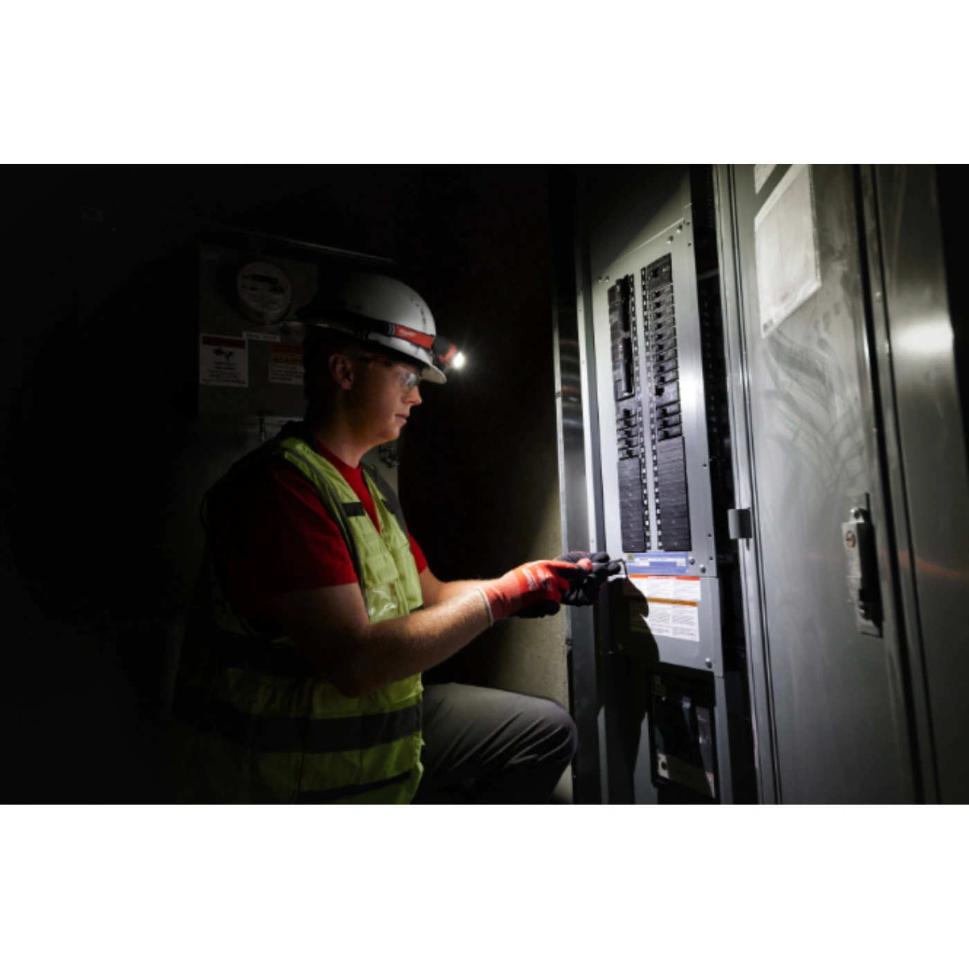 Lanterna Frontal L4 HL2-301 LED REDLITHIUM™ USB TRUEVIEW™ - Milwaukee 11