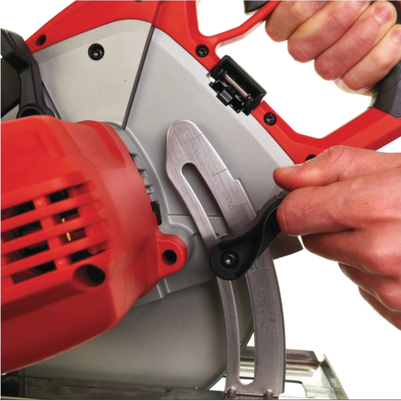 Serra circular para metal 1800W MCS 66 - Milwaukee 7